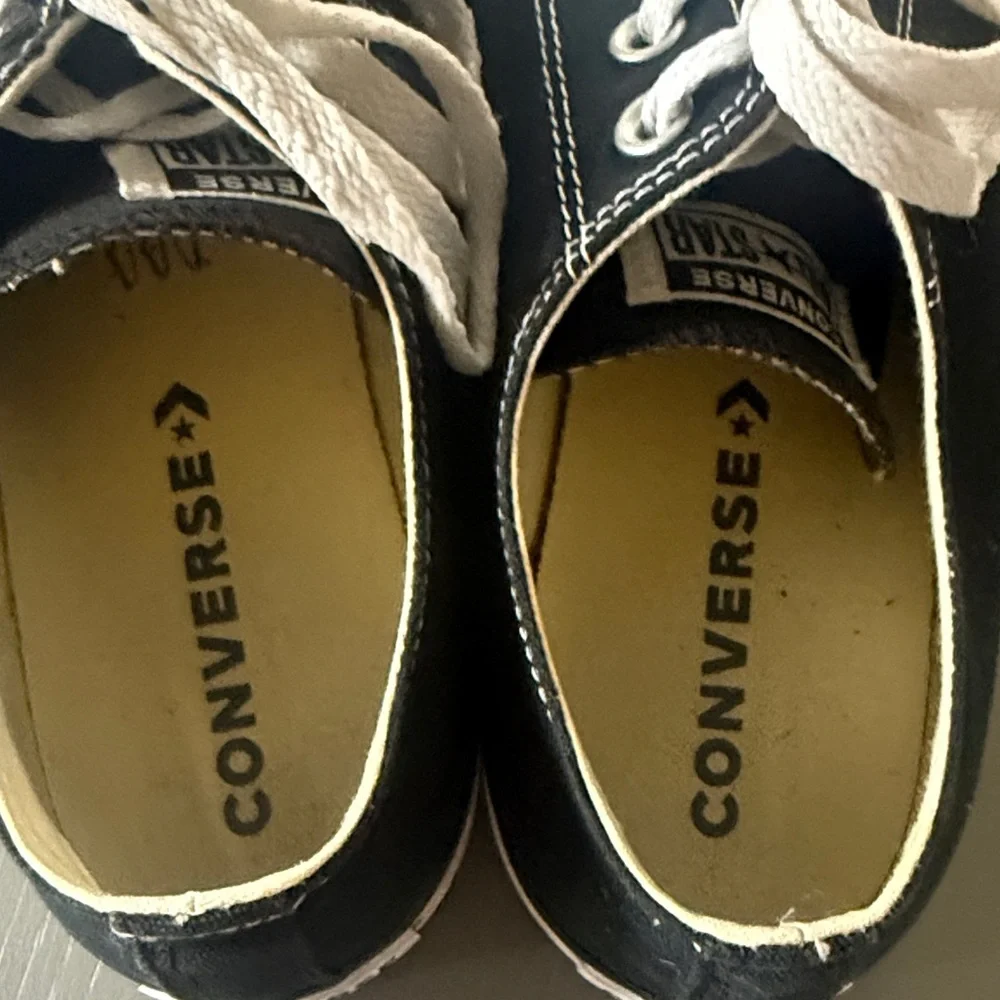 Men’s Black Converse Size 11 - Picture 3 of 6